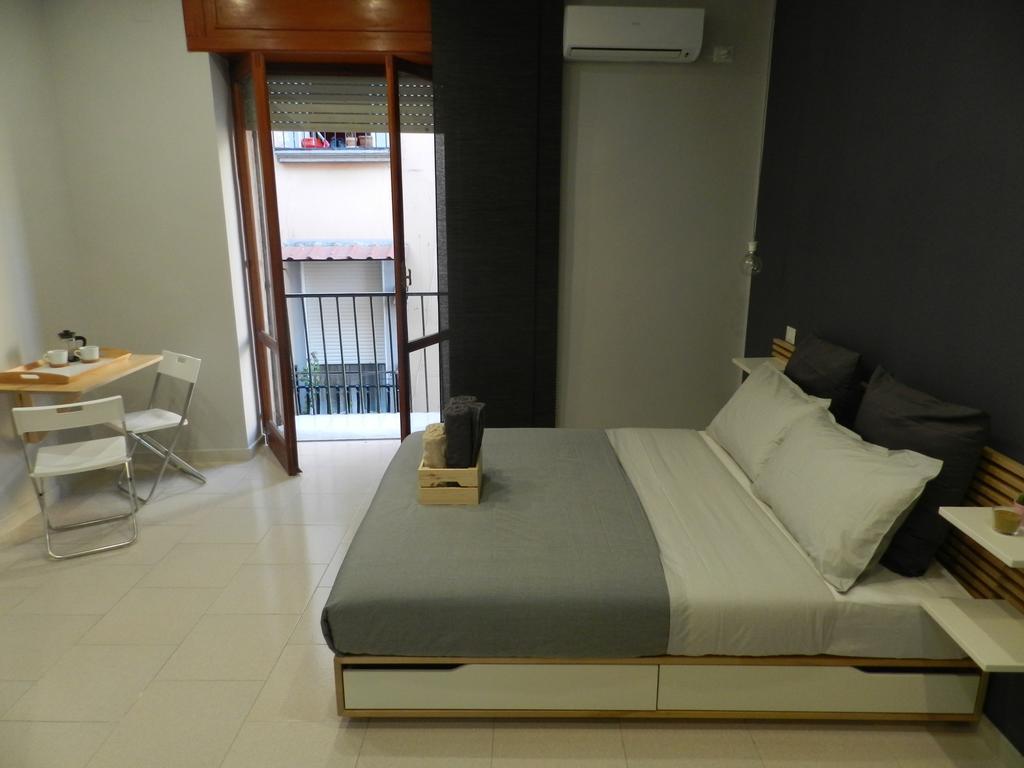 Mola Rooms Неаполь Екстер'єр фото